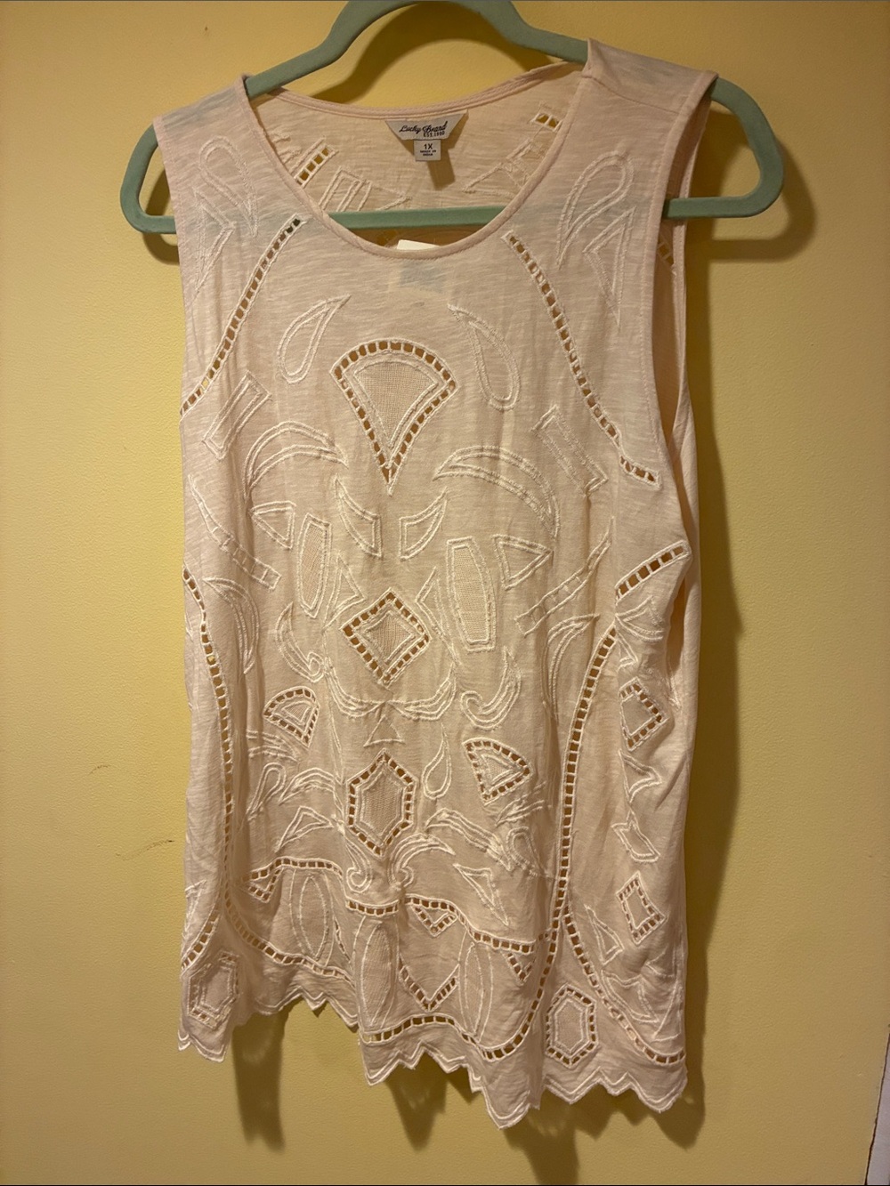 NWT Lucky Brand Pale Cream Embroidered Cutout Ruffled Bottom Tank Sz 1x